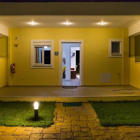 Aparthotel Vakis 3*