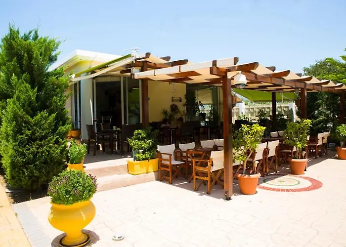 Ξενοδοχείο με διαμερίσματα Vakis 4*