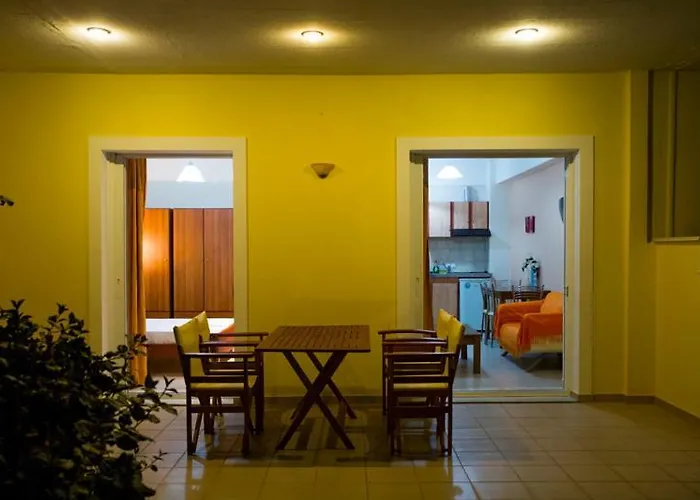 Ξενοδοχείο με διαμερίσματα Vakis 4*