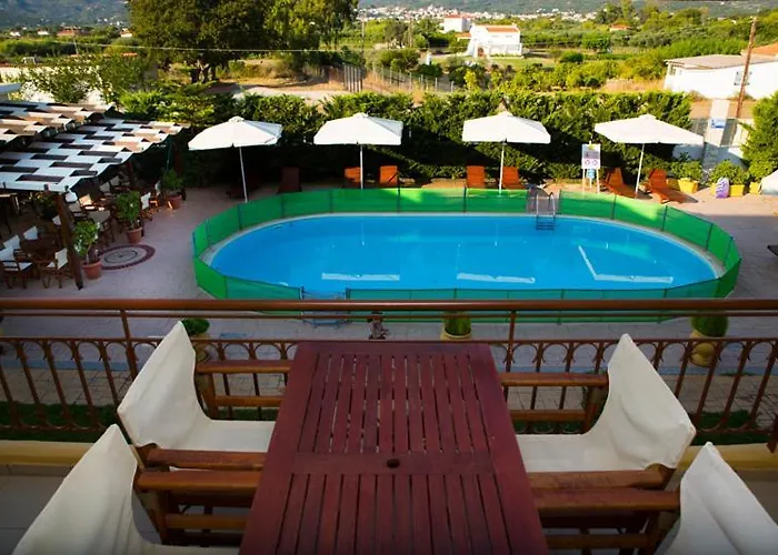 Ξενοδοχείο με διαμερίσματα Vakis 4*