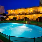 Vakis Aparthotel 4*