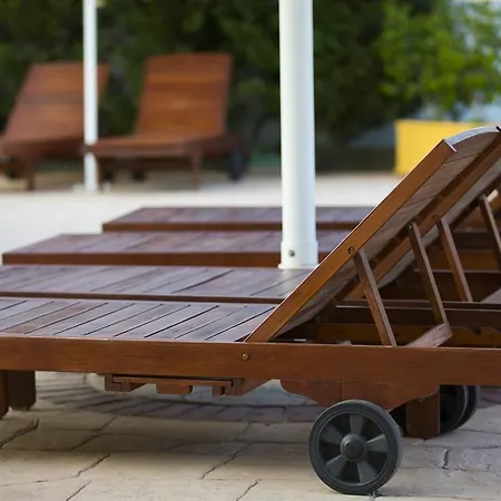 Vakis Apart Otel Zaharo