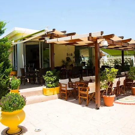 Apartmanhotel Vakis 4*